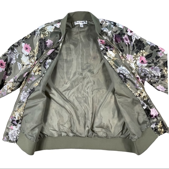 Say What? Size large sage green floral print lined silky zip up bomber jacket - Picture 6 of 13
